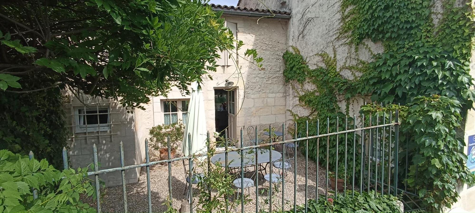 Chambre D'Hotes Spacieuse, Salle De Bain Privative Saint-Michel-de-Fronsac Exterior photo