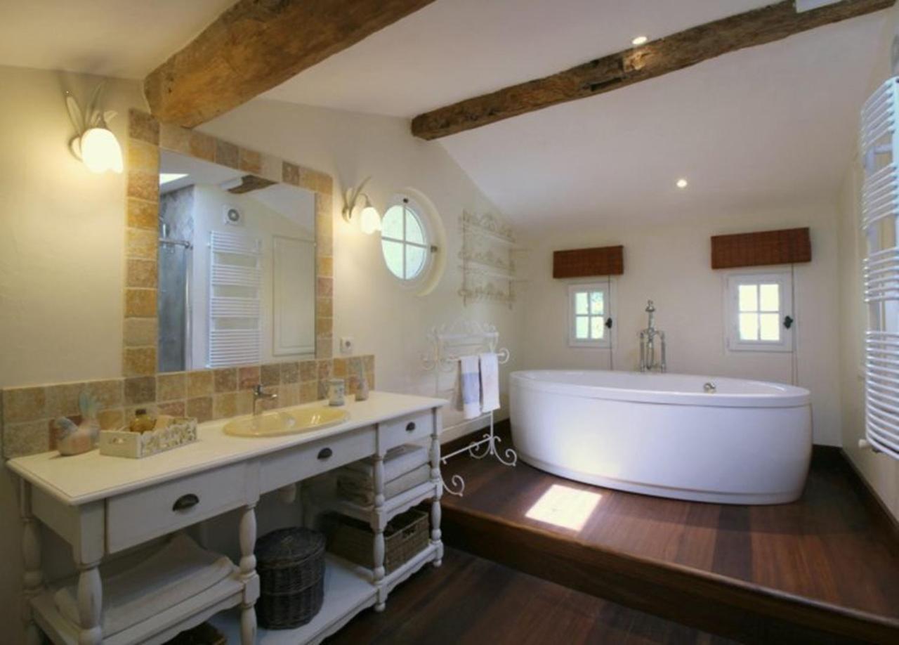 Chambre D'Hotes Spacieuse, Salle De Bain Privative Saint-Michel-de-Fronsac Exterior photo